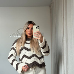 Pullover Latte Waves