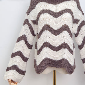 Pullover Latte Waves
