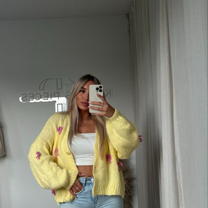 Cardi Bow