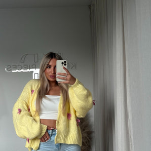 Cardi Bow