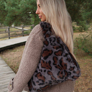 Leo Tasche grey