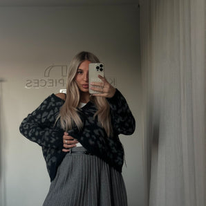Cardi Midnight Leo