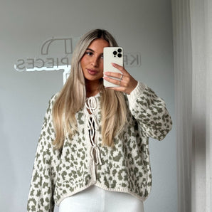 Cardi Leo
